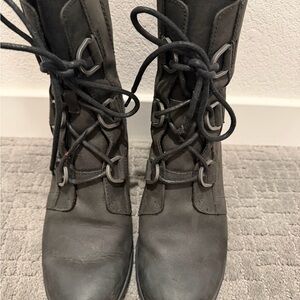 Sorel Black Lace-Up Women's Boots